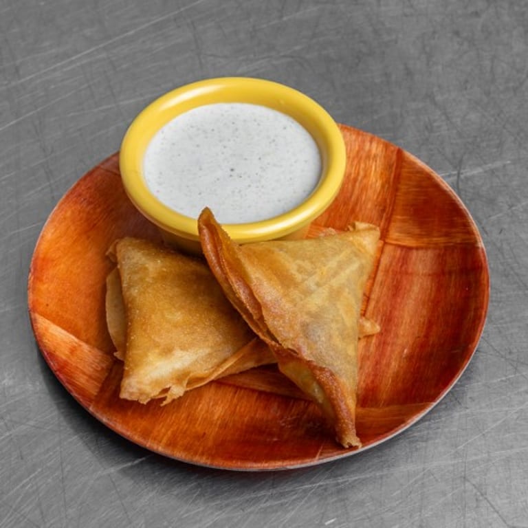 Delicious Chicken Samosa: A Flavorful Indian Appetizer